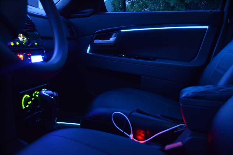 Подсветка дверей в автомобиле